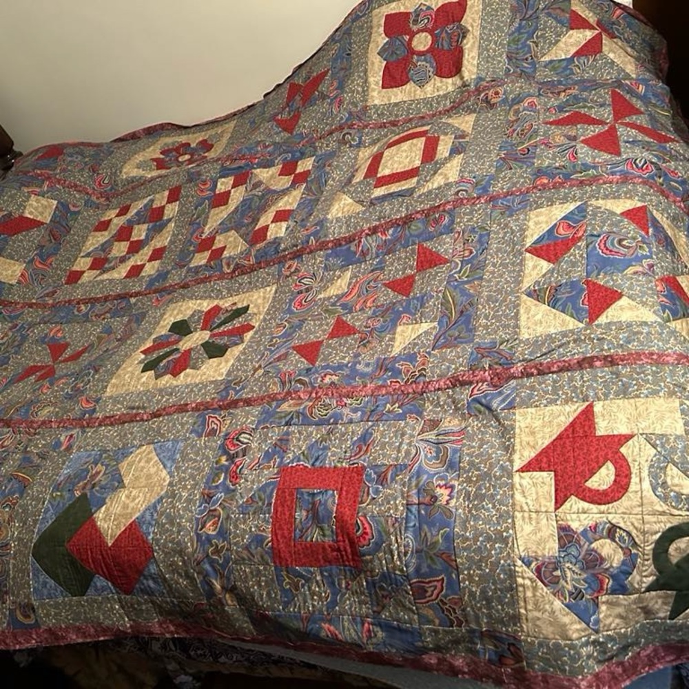 New finished Homemade patchwork hand & Machine sewn quilt full-queen